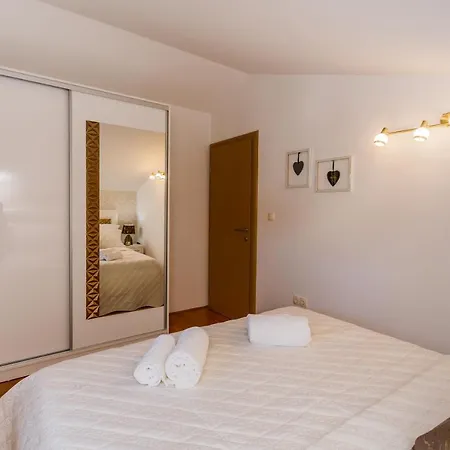 Apartment La Perla